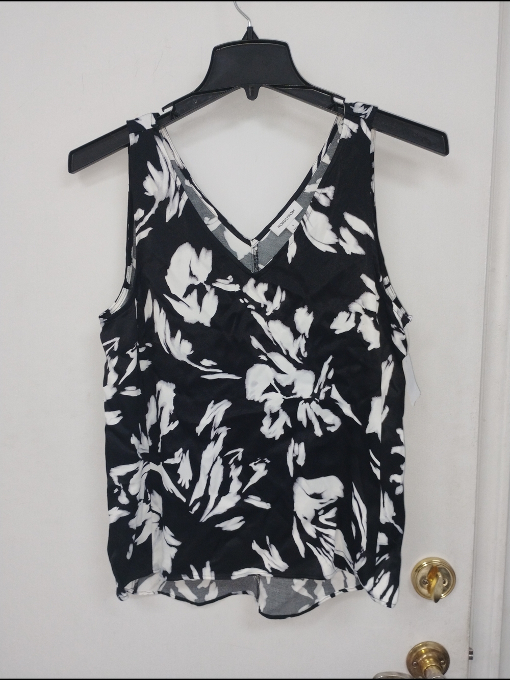 Nordstrom Black White Floral Sleeveless V-Neck Top Size S